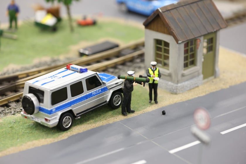 Sceny z Kolejkowa w Sky Tower