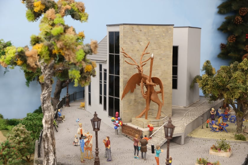 Sceny z Kolejkowa w Sky Tower