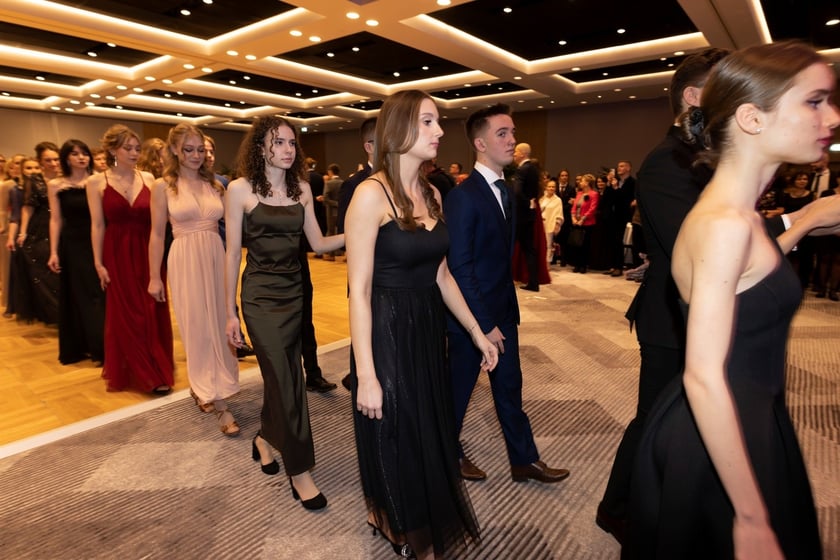 Studniówka XIV LO we Wrocławiu, 21 stycznia 2023 r., Hotel Q Plus na Bielanach Wrocławskich