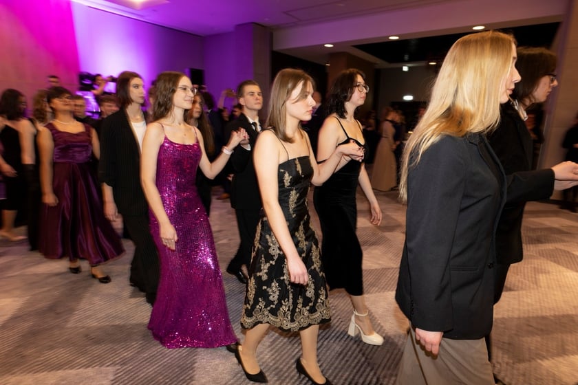 Studniówka XIV LO we Wrocławiu, 21 stycznia 2023 r., Hotel Q Plus na Bielanach Wrocławskich
