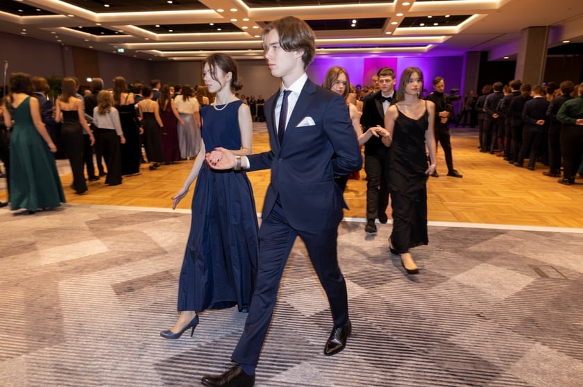 Studniówka XIV LO we Wrocławiu, 21 stycznia 2023 r., Hotel Q Plus na Bielanach Wrocławskich