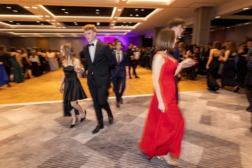 Studniówka XIV LO we Wrocławiu, 21 stycznia 2023 r., Hotel Q Plus na Bielanach Wrocławskich