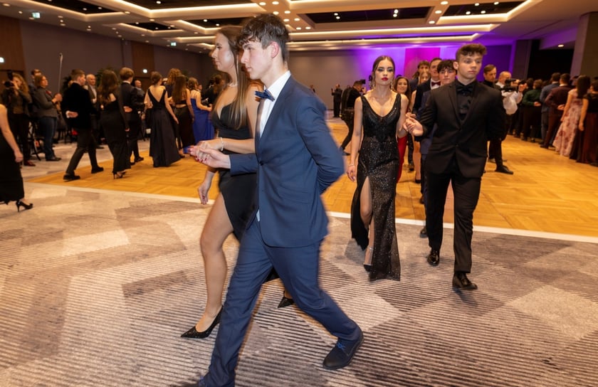 Studniówka XIV LO we Wrocławiu, 21 stycznia 2023 r., Hotel Q Plus na Bielanach Wrocławskich