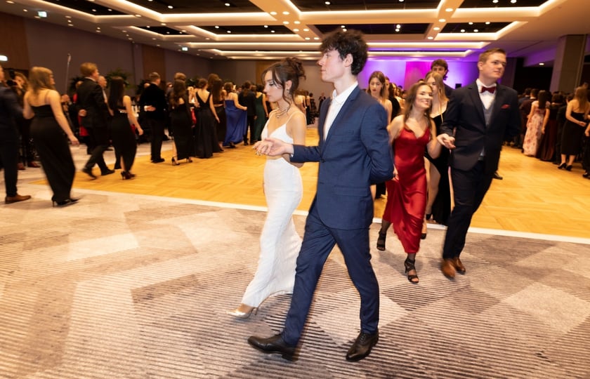 Studniówka XIV LO we Wrocławiu, 21 stycznia 2023 r., Hotel Q Plus na Bielanach Wrocławskich