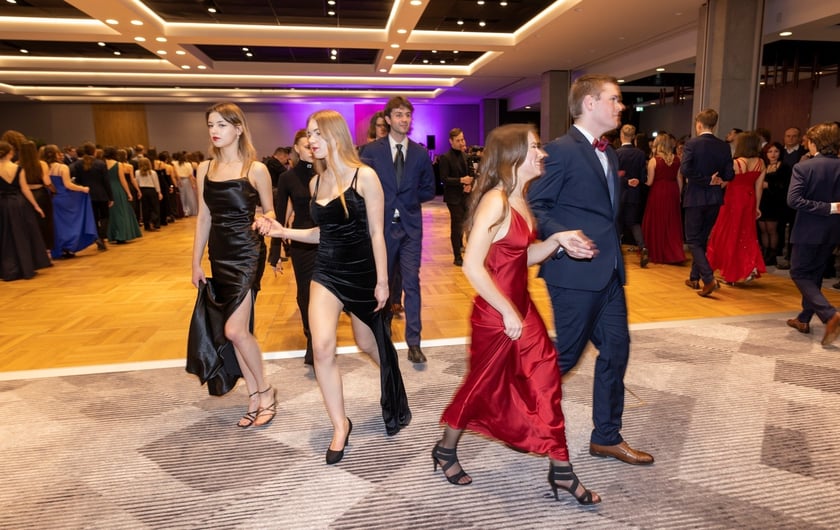 Studniówka XIV LO we Wrocławiu, 21 stycznia 2023 r., Hotel Q Plus na Bielanach Wrocławskich