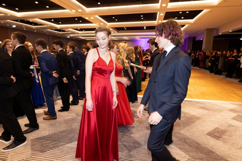 Studniówka XIV LO we Wrocławiu, 21 stycznia 2023 r., Hotel Q Plus na Bielanach Wrocławskich