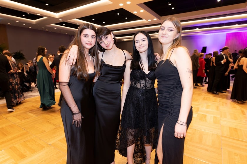 Studniówka XIV LO we Wrocławiu, 21 stycznia 2023 r., Hotel Q Plus na Bielanach Wrocławskich