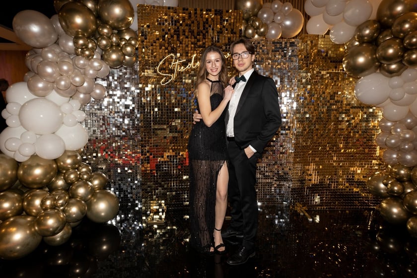 Studniówka XIV LO we Wrocławiu, 21 stycznia 2023 r., Hotel Q Plus na Bielanach Wrocławskich