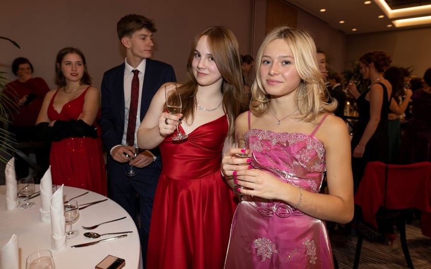 Studniówka XIV LO we Wrocławiu, 21 stycznia 2023 r., Hotel Q Plus na Bielanach Wrocławskich