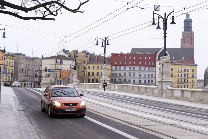 Mosty Pomorskie oddane do użytku dla pieszych i kierowców po trzyletnim remoncie