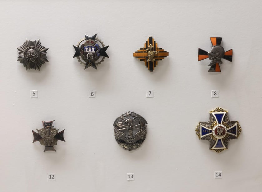 Broń, umundurowanie i odznaki wojskowe z kolekcji Muzeum Militariów we Wrocławiu