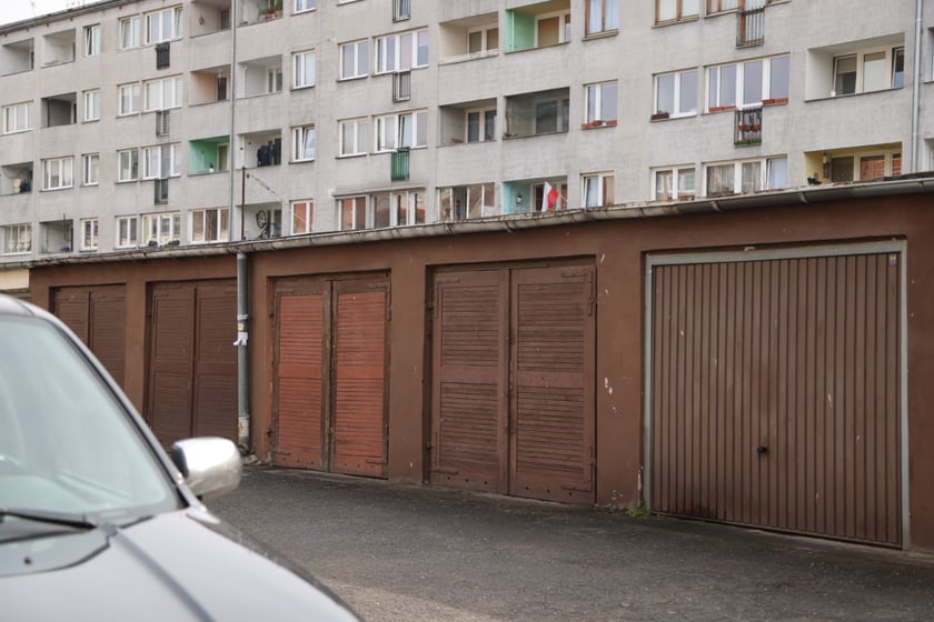 
Na sprzedaż miejsce postojowe Rondo Verona, Krzyki, 30&nbsp;000 zł
Miejsce garażowe - Klasztorna, Wojszyce, 27&nbsp;800 zł
Garaż murowany, 15,84 mkw., Grabiszyn, 89&nbsp;000 zł
