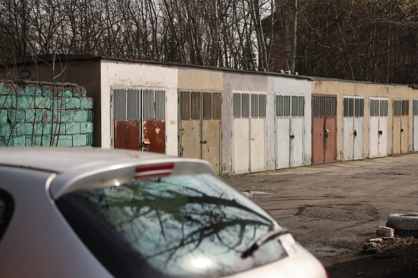 
Garaż z dodatkowym pomieszczeniem Partynice,&nbsp;90 000 zł
Miejsce postojowe ul. Gagarina, Muchob&oacute;r Wielki,&nbsp;32&nbsp;000 zł
