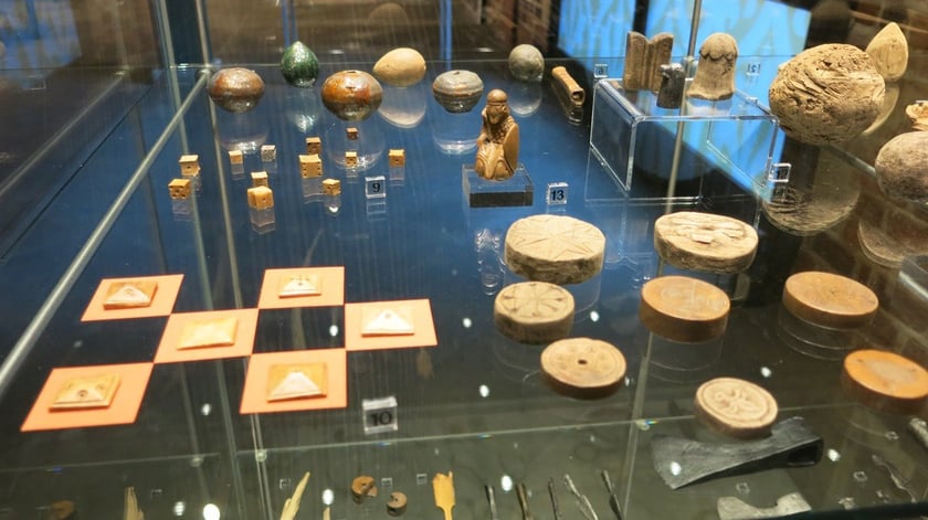 Przedmioty odnalezione podczas prac archeologicznych na Nowym Targu we Wrocławiu