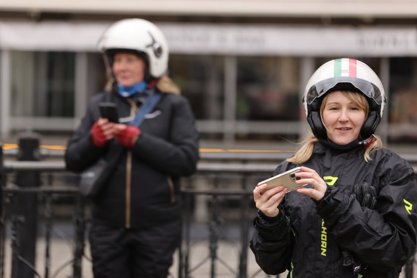 Zlot skuterów Vespa na placu Solnym we Wrocławiu