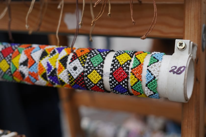 Jarmark Świętojański 2023 we Wrocławiu. Na zdjęciu produkty, które można kupić