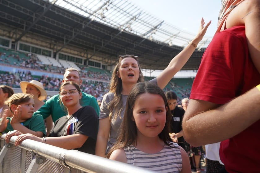 Uczestnicy ChwałaMu 2023. Tarczyński Arena Wrocław