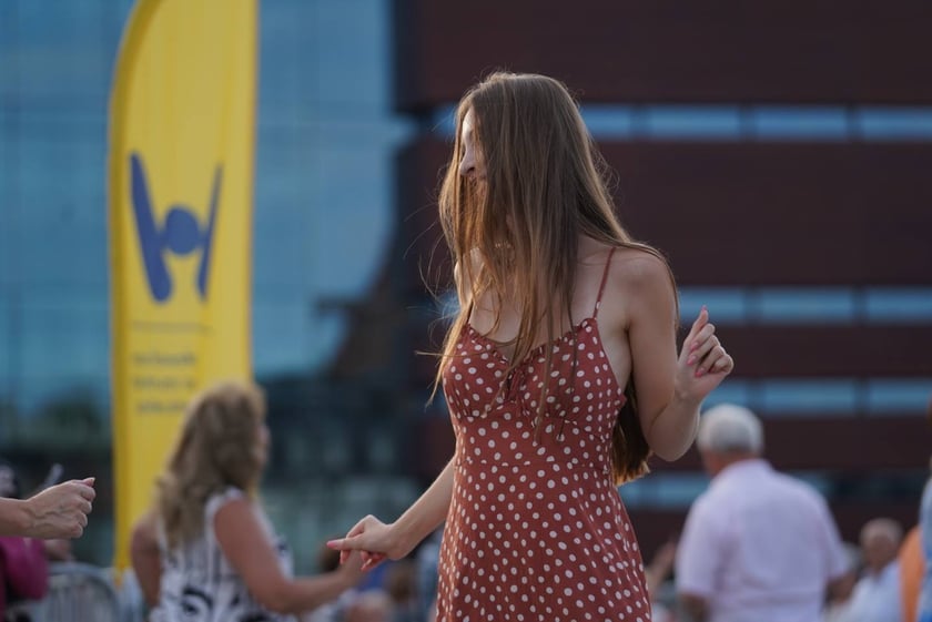 Uczestnicy potańcówki na pl. Wolności w sobotę 8 lipca