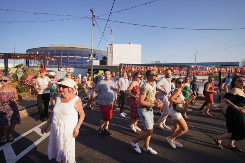 Potańcówka na Dachu ? rozgrzewające rytmy latino na szczycie Galerii Dominikańskiej