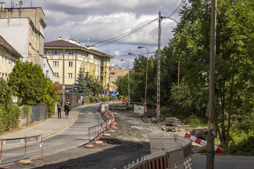 Przebudowa ulicy Dolnobrzeskiej na osiedlu Leśnica, sierpień 2023