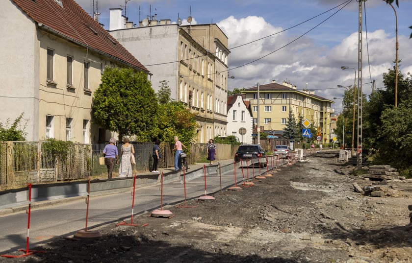 Przebudowa ulicy Dolnobrzeskiej na osiedlu Leśnica, sierpień 2023