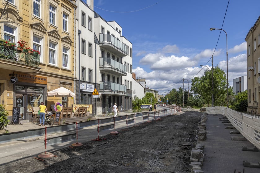 Przebudowa ulicy Dolnobrzeskiej na osiedlu Leśnica, sierpień 2023
