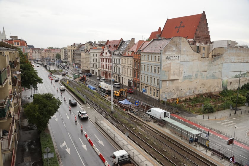 Widok z góry na Kazimierza Wielkiego w trakcie remontu, sierpień 2023