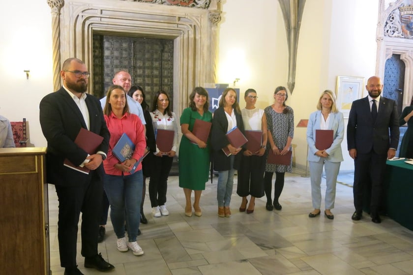 Ślubowanie i&nbsp;wręczenie akt&oacute;w nadania stopnia awansu zawodowego nauczyciela mianowanego z udziałem prezydenta Wrocławia Jacka Sutryka