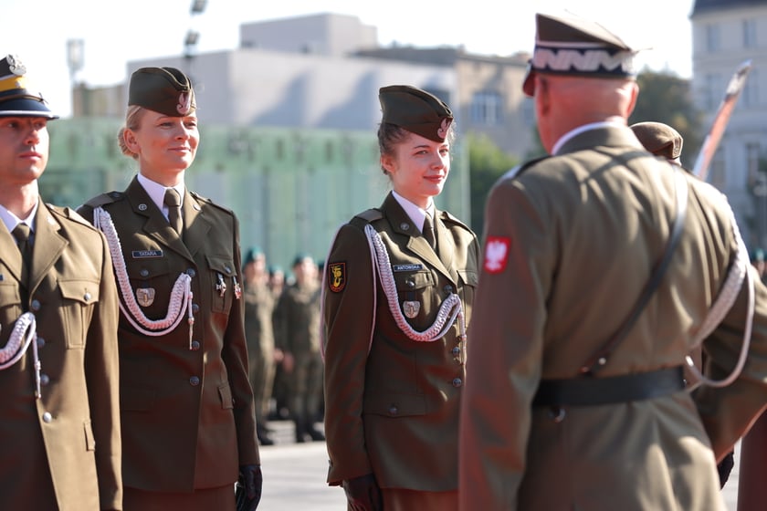 Promocja absolwent&oacute;w Akademii Wojsk Lądowych na pierwszy stopień oficerski (wrzesień 2023)