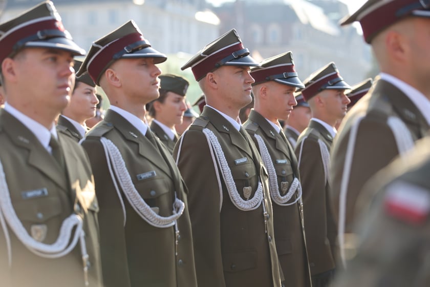 Promocja absolwent&oacute;w Akademii Wojsk Lądowych na pierwszy stopień oficerski (wrzesień 2023)