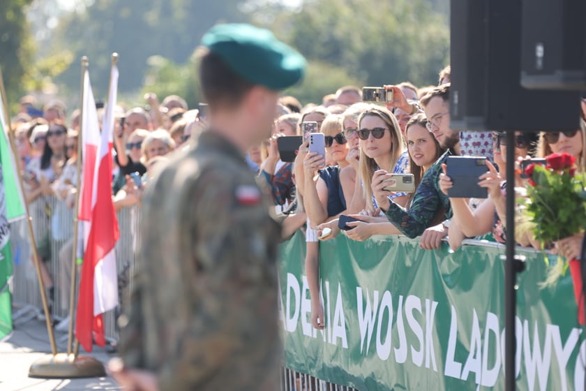 Promocja absolwent&oacute;w Akademii Wojsk Lądowych na pierwszy stopień oficerski (wrzesień 2023)