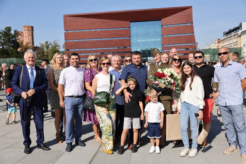 Promocja absolwent&oacute;w Akademii Wojsk Lądowych na pierwszy stopień oficerski (wrzesień 2023)