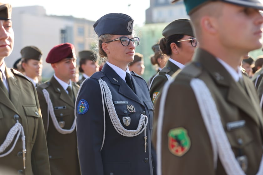Promocja absolwent&oacute;w Akademii Wojsk Lądowych na pierwszy stopień oficerski (wrzesień 2023)