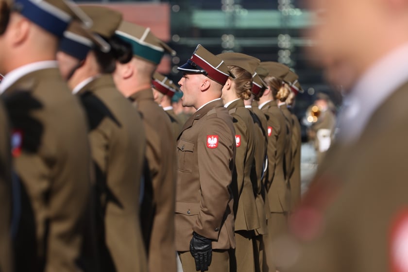 Promocja absolwent&oacute;w Akademii Wojsk Lądowych na pierwszy stopień oficerski (wrzesień 2023)