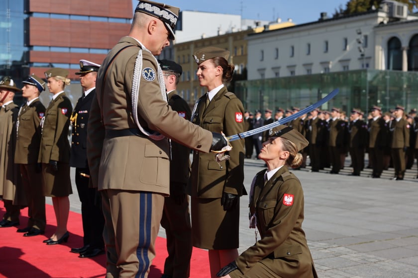 Promocja absolwent&oacute;w Akademii Wojsk Lądowych na pierwszy stopień oficerski (wrzesień 2023)