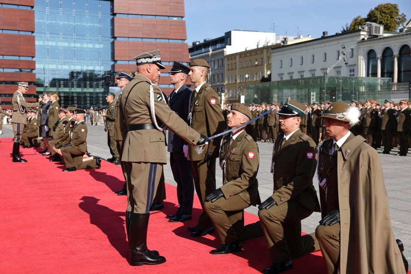 Promocja absolwent&oacute;w Akademii Wojsk Lądowych na pierwszy stopień oficerski (wrzesień 2023)