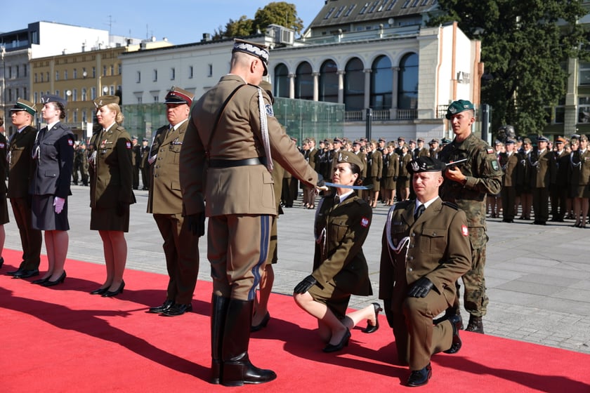 Promocja absolwent&oacute;w Akademii Wojsk Lądowych na pierwszy stopień oficerski (wrzesień 2023)