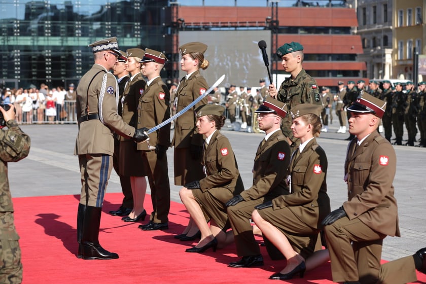 Promocja absolwent&oacute;w Akademii Wojsk Lądowych na pierwszy stopień oficerski (wrzesień 2023)