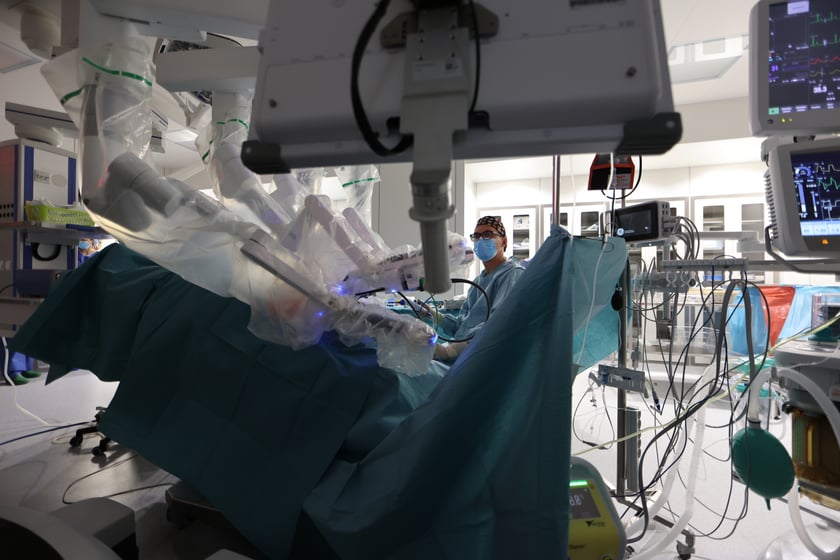 Operacja z udziałem robota da Vinci w USK we Wrocławiu