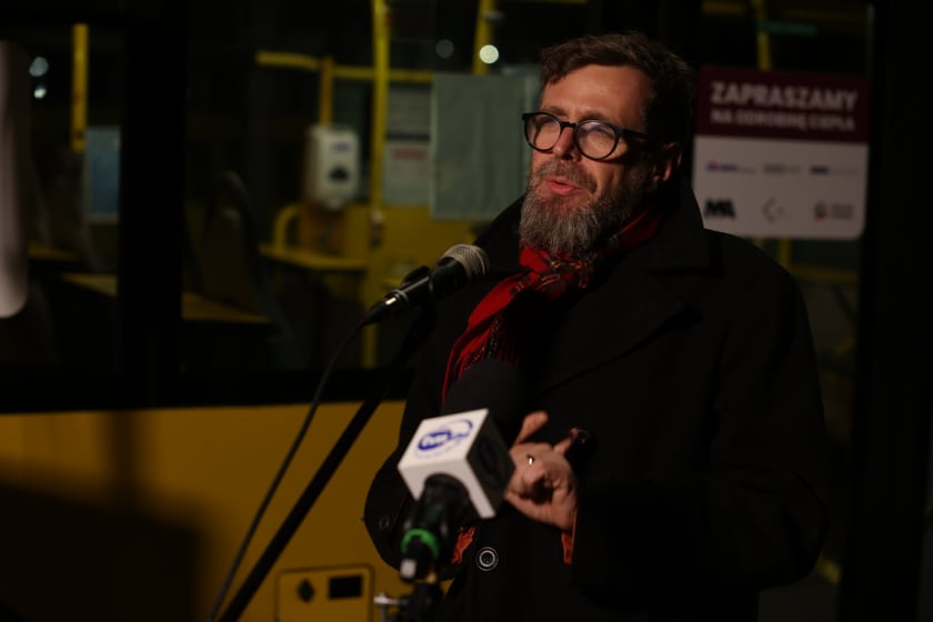 7 listopada wystartował Streetbus. Będzie niósł pomoc do marca przyszłego roku. Na zdjęciu Andrzej Mańkowski, dyrektor Miejskiego Ośrodka Pomocy Społecznej.