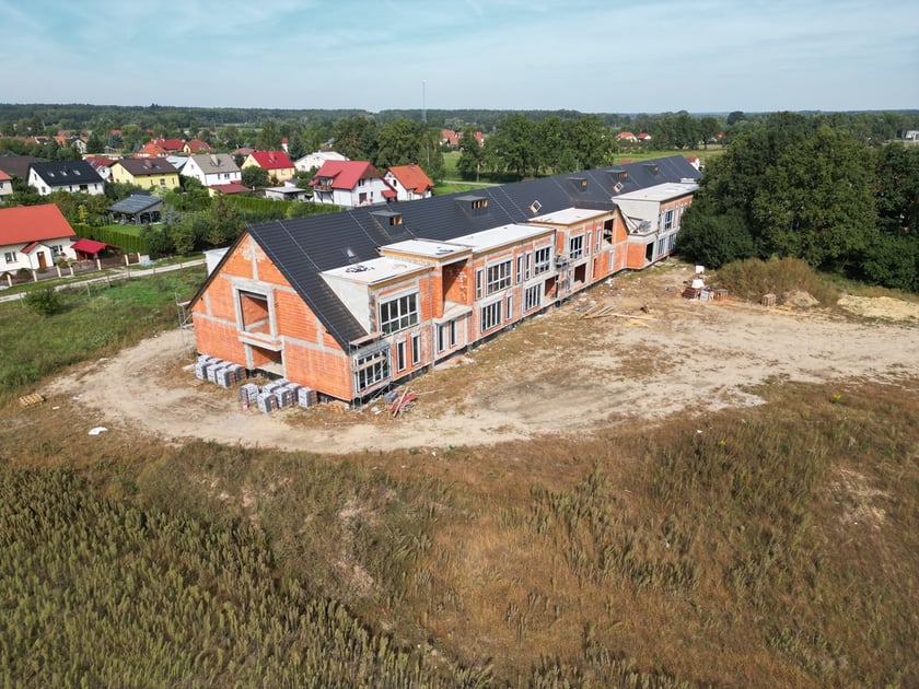 Budowa i wizualizacje nowego budynku szkoły podstawowej w Skokowej, w gminie Prusice