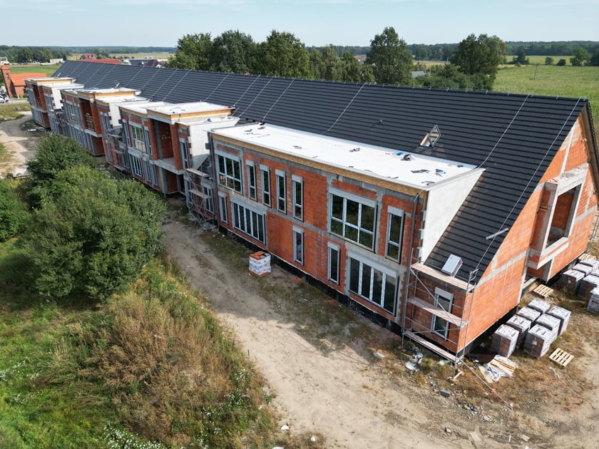 Budowa i wizualizacje nowego budynku szkoły podstawowej w Skokowej, w gminie Prusice