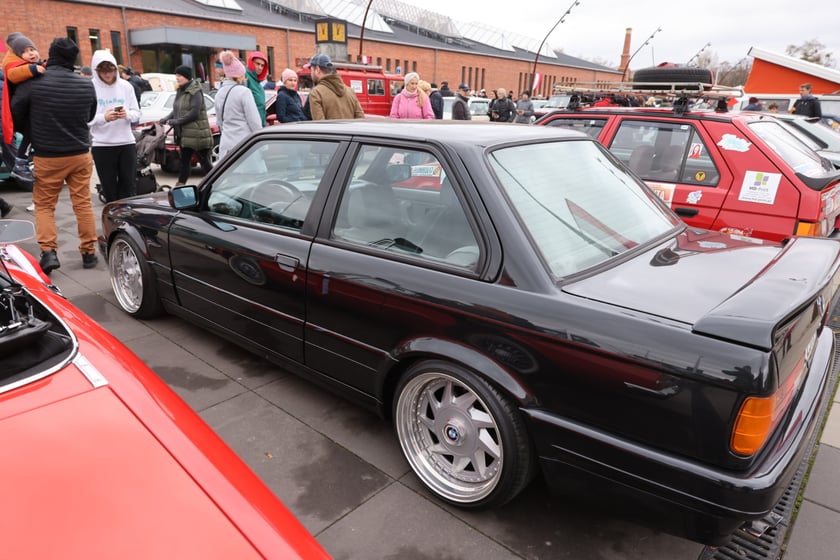 Zlot motoryzacyjnych klasyków pod Zajezdnią, 12 listopada 2023