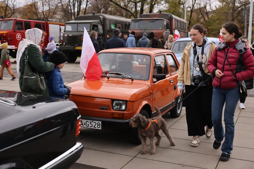 Zlot motoryzacyjnych klasyków pod Zajezdnią, 12 listopada 2023