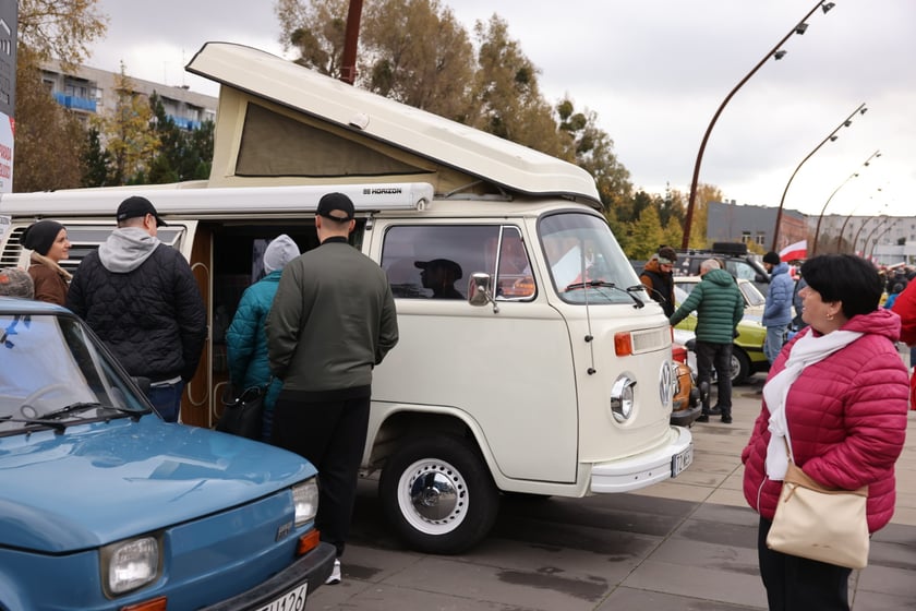Zlot motoryzacyjnych klasyków pod Zajezdnią, 12 listopada 2023