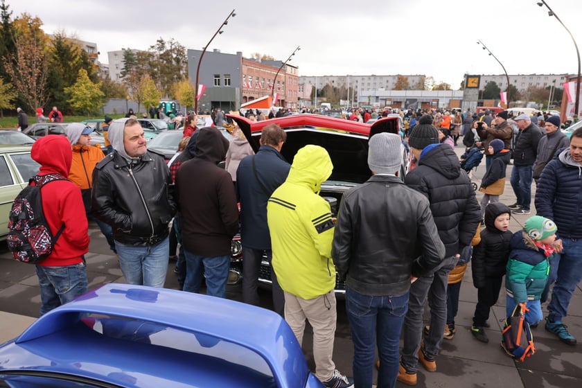 Zlot motoryzacyjnych klasyków pod Zajezdnią, 12 listopada 2023