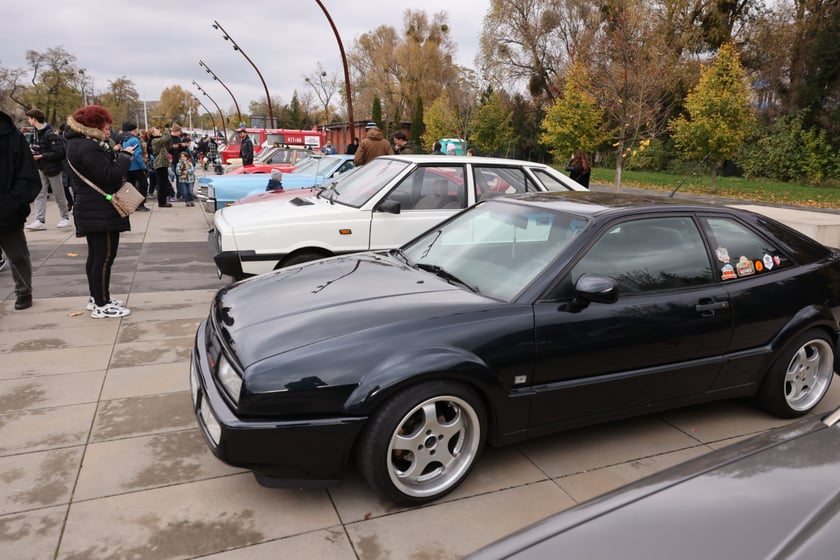 Zlot motoryzacyjnych klasyków pod Zajezdnią, 12 listopada 2023