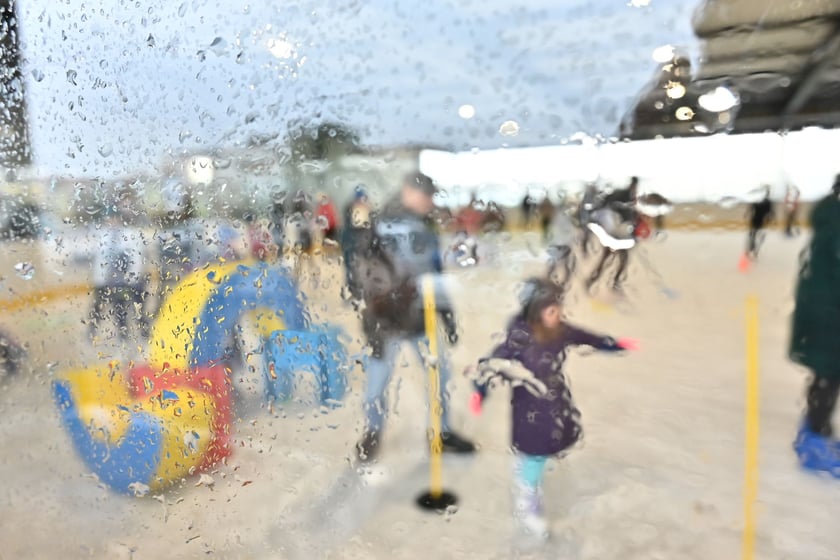 Lodowisko przy Sukielickiej na Nowym Dworze już otwarte.