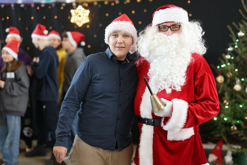 Paczki Dobrych Relacji w Centrum Sektor 3 przy ulicy Legnickiej, Wrocław 18.12.2023