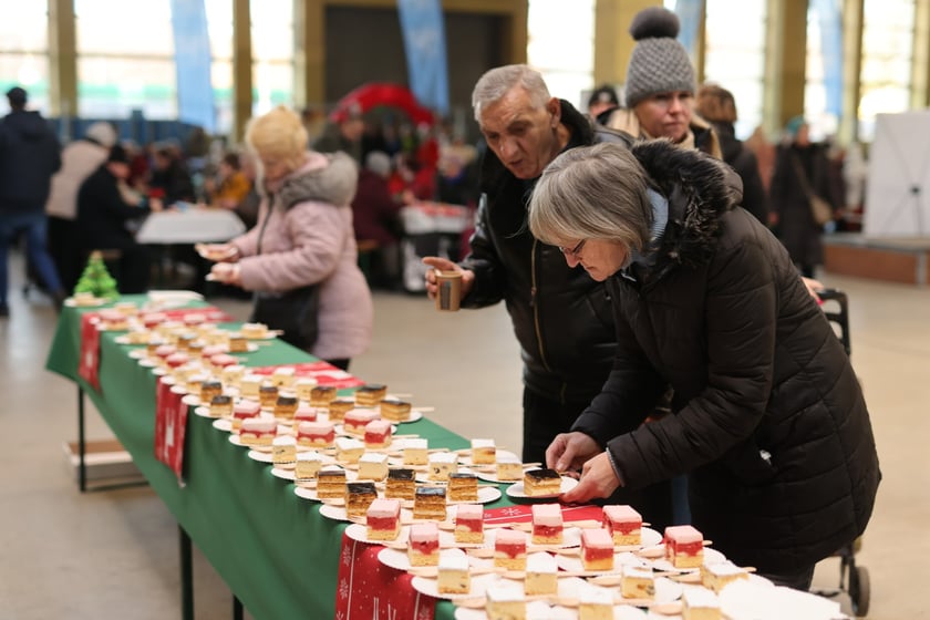 Paczki Dobrych Relacji w Centrum Sektor 3 przy ulicy Legnickiej, Wrocław 18.12.2023